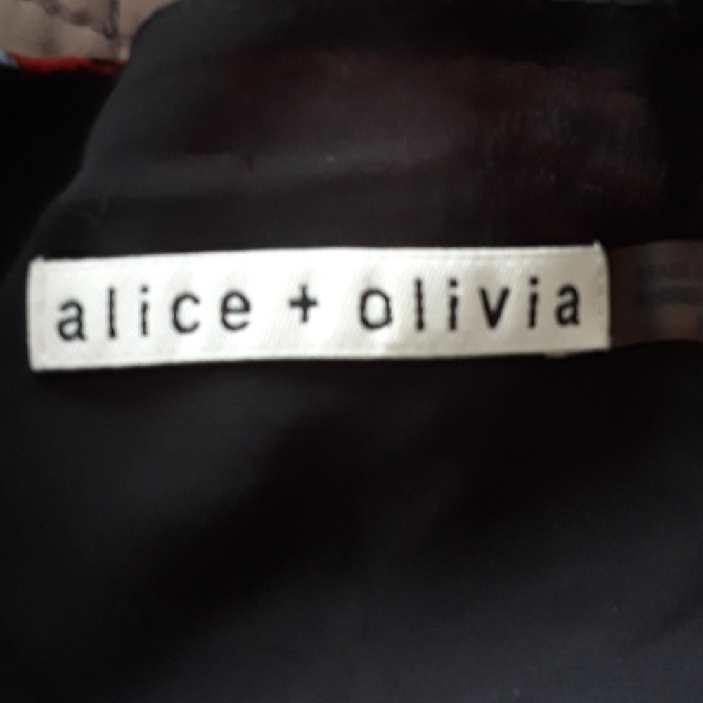 SOLD Alice + Olivia Printed Blouse - Picture 6 of 8